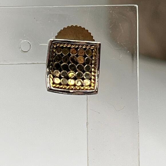 Anna Beck Designer Vintage
Sterling Silver Dot Design Square Stud Post Earrings - Picture 9 of 10